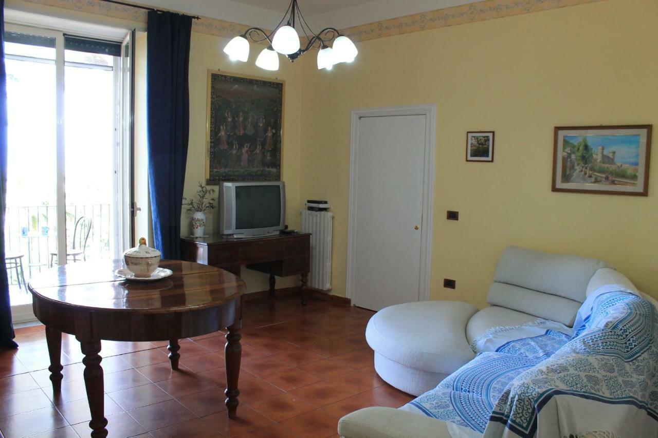 דירות קסטלמרה די סטביה Casa Panoramica מראה חיצוני תמונה